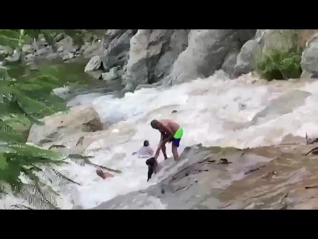 río pequeño que se vierte en uno más caudaloso