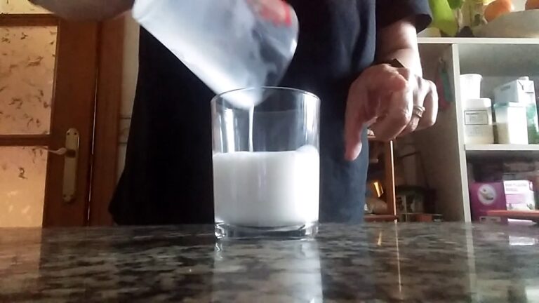 ¿Cuánto son 250 mililitros de leche? Conversión y equivalencias ...