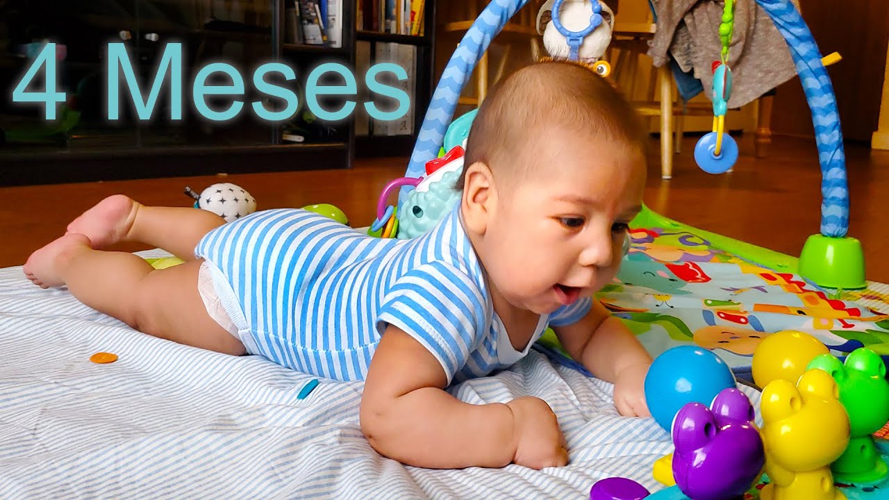 cuanto mide el pie de un bebe de 4 meses